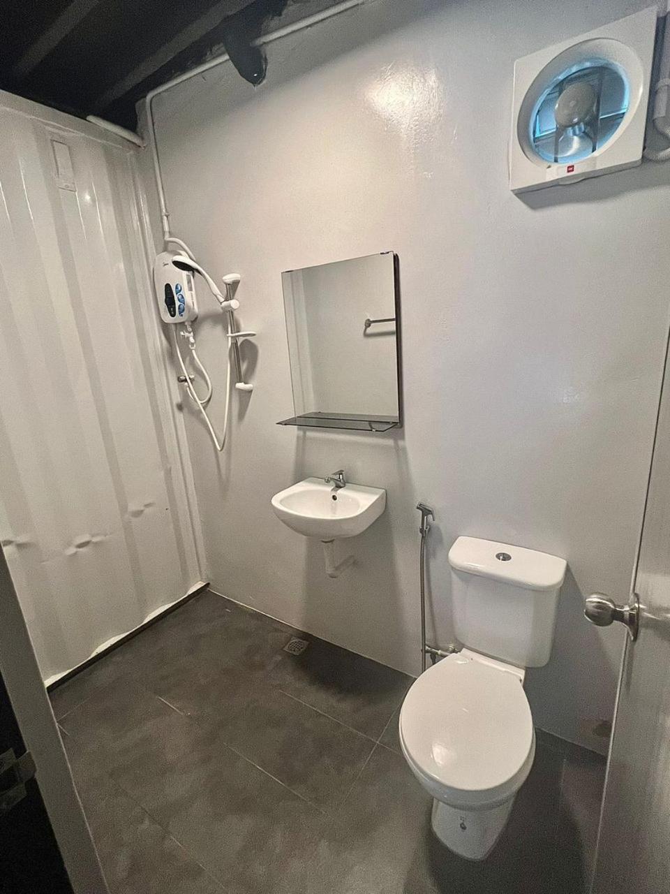 ホテル The Cozytainer タイピン エクステリア 写真